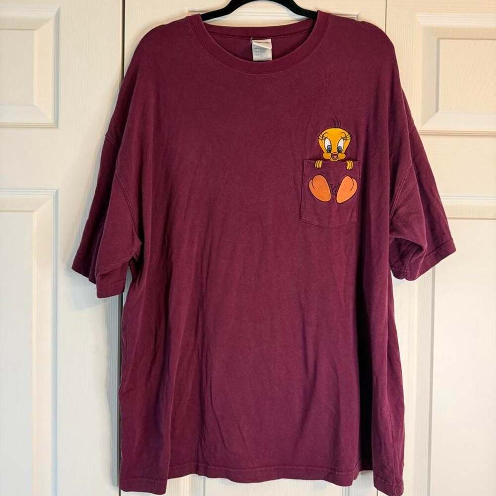 Warner Bros. Studio Store Tweety Bird Pocket T-Shirt XXL Burgundy